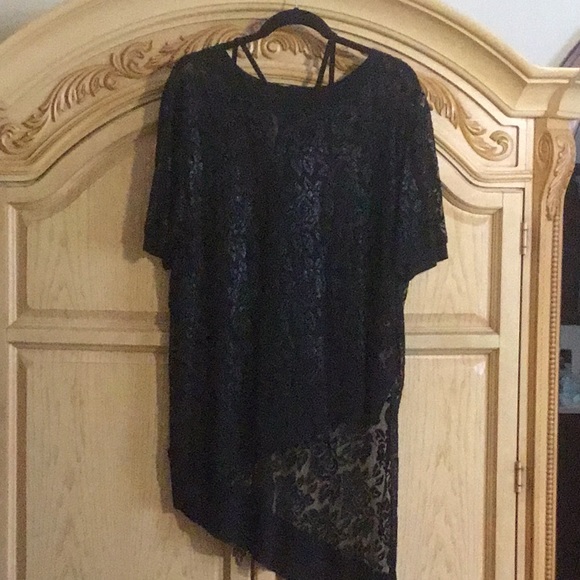 cartise Tops - Lace Top beautiful lace classic cartise Tops - Lace Top beautiful lace classic